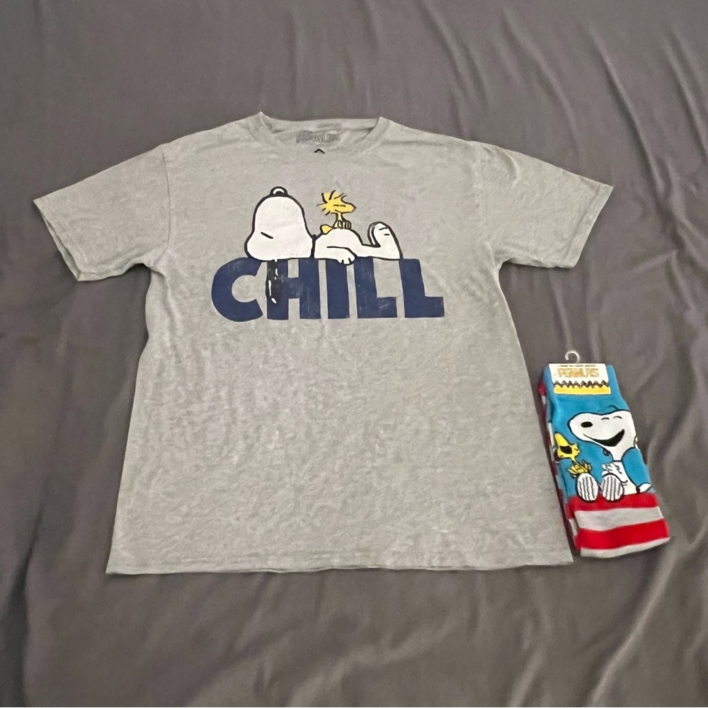 Snoopy Peanuts Graphic t-shirt with a Snoopy pair of new socks